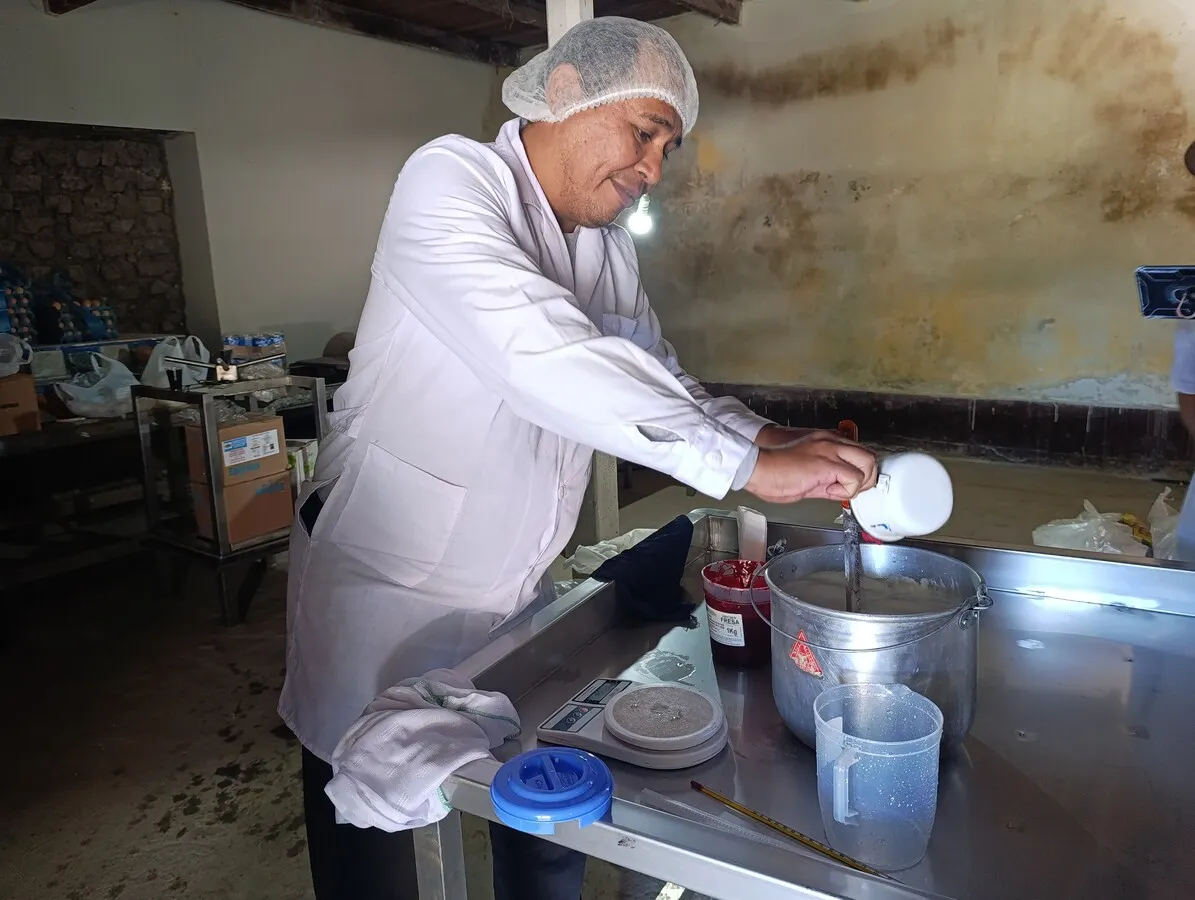 Elaboración de yogurt artesanal en AgroChaclla